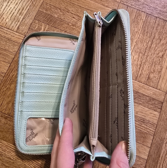 Thirty One Wallet - Picture 2 of 4